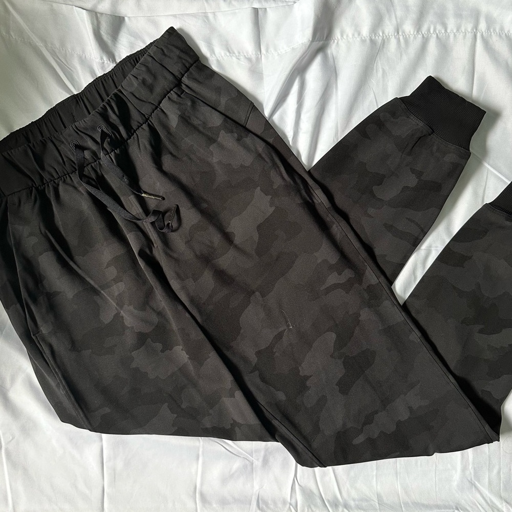 Women’s Lululemon Joggers size 2